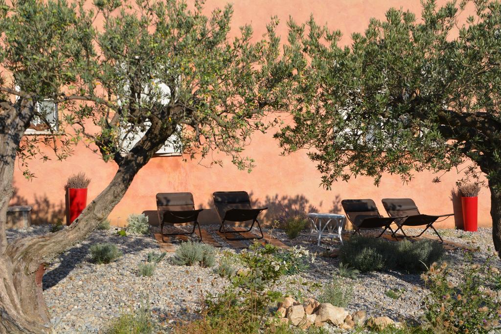 Bed and Breakfast Les Jardins De L'Ermitage Les Salles-sur-Verdon Exterior foto